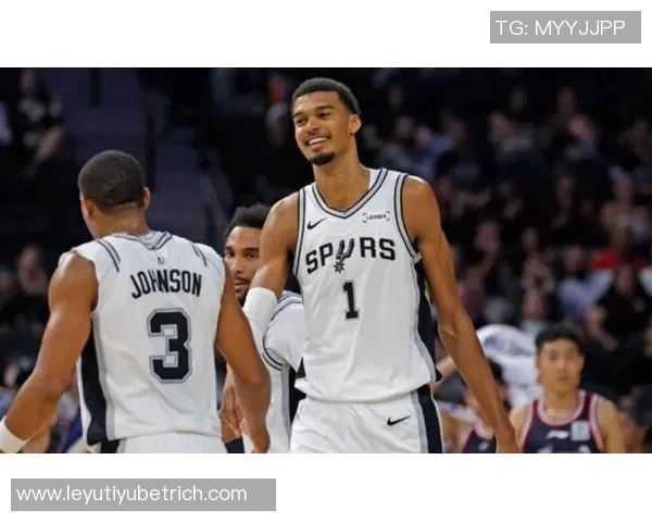 文班亚马亲自揭晓身高秘密光脚状态下竟达七尺四寸